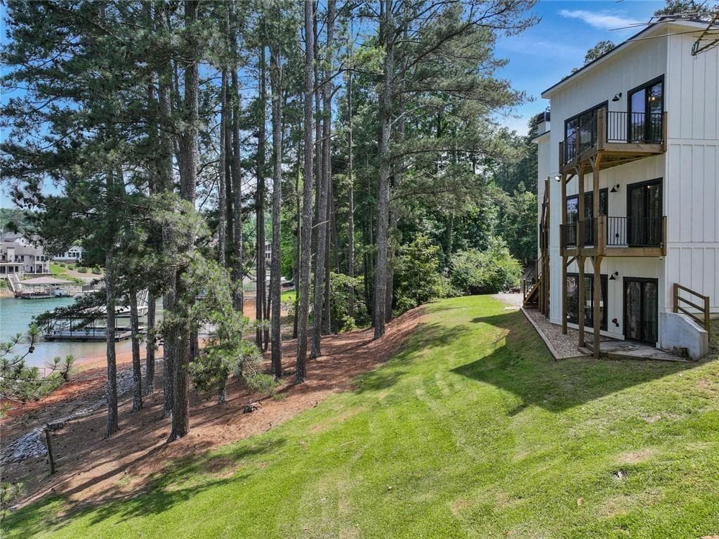 4 bedroom, 3 bathroom, 3,506 sq ft single family residence for sale at 2040 Ridge Road, Cumming, GA 30041 — photo 2