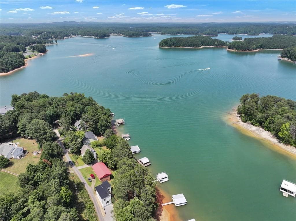 4 bedroom, 3 bathroom, 3,506 sq ft single family residence for sale at 2040 Ridge Road, Cumming, GA 30041 — photo 6