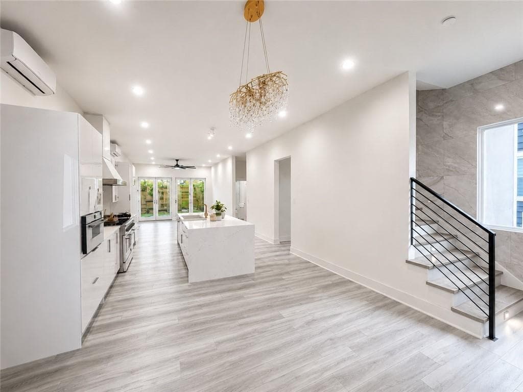 4 bedroom, 5 bathroom, 3,700 sq ft single family residence for sale at 1180 Holly Street, Atlanta, GA 30318 — photo 4