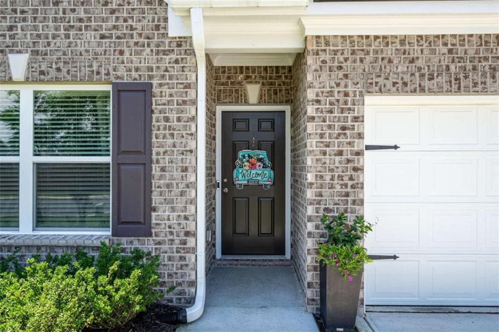 4 bedroom, 3 bathroom, 2,203 sq ft single family residence under contract at 10 Majestic Oaks Way, Rome, GA 30165 — photo 4