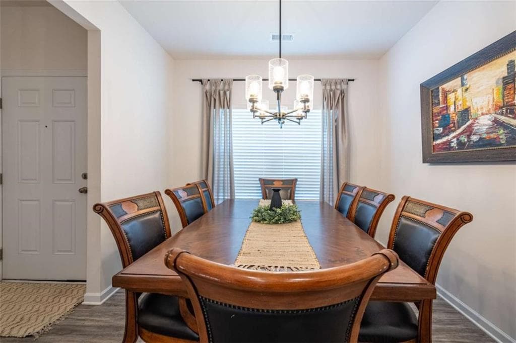 4 bedroom, 3 bathroom, 2,203 sq ft single family residence under contract at 10 Majestic Oaks Way, Rome, GA 30165 — photo 5