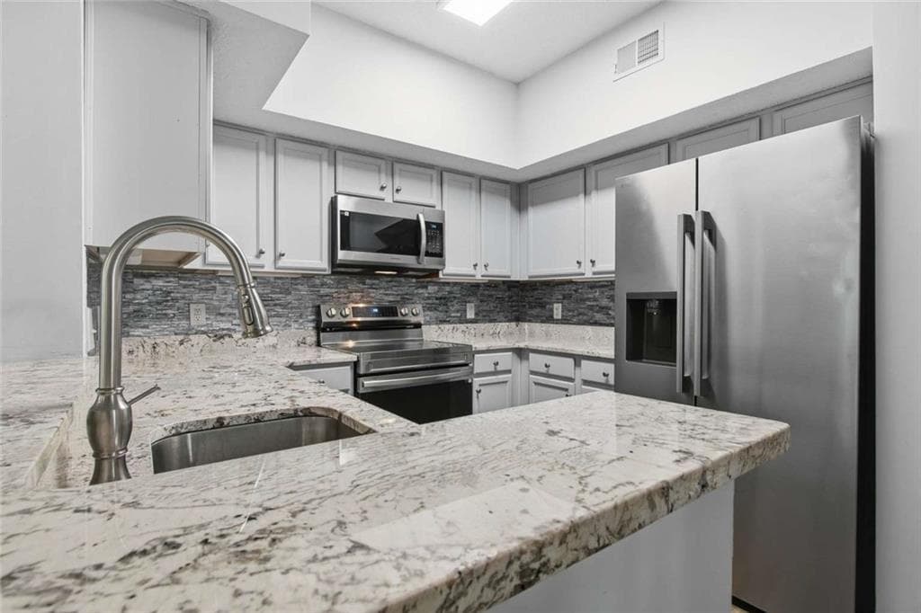 3 bedroom, 2 bathroom, 1,669 sq ft condominium for sale at 245 Amal Drive 1008, Atlanta, GA 30315 — photo 4
