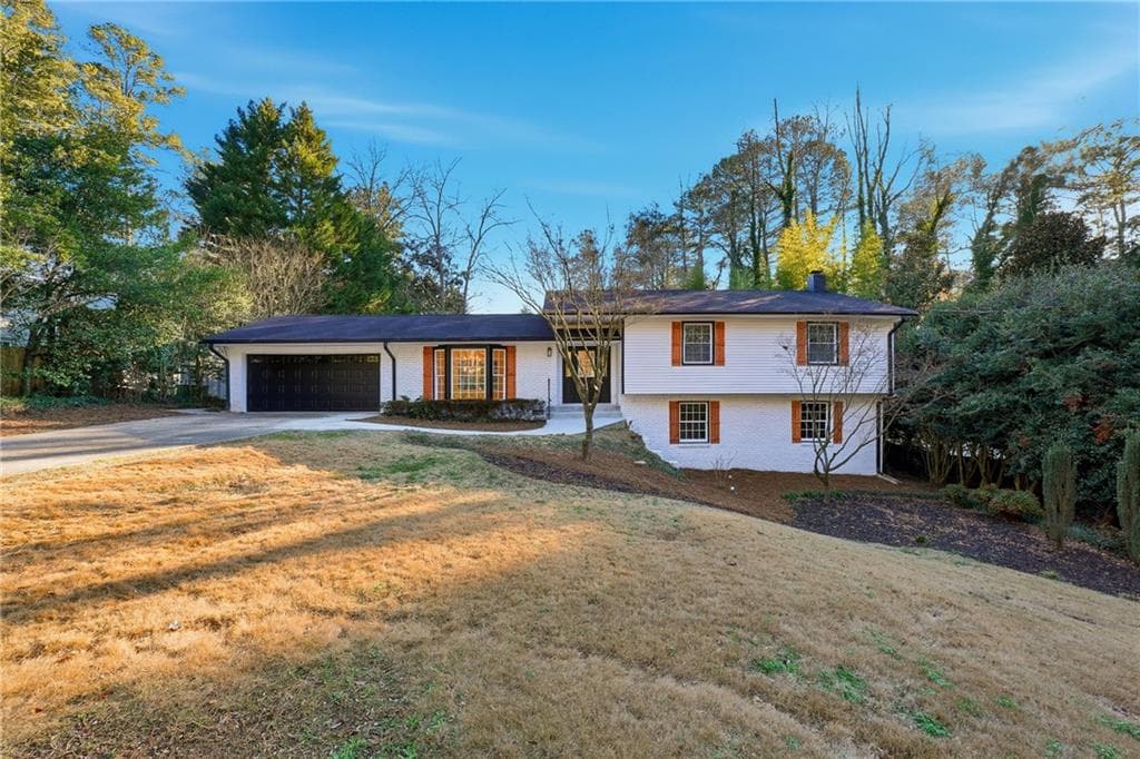 4 bedroom, 3 bathroom, 2,678 sq ft single family residence for sale at 2437 Flair Knoll Drive, Atlanta, GA 30345 — photo 2