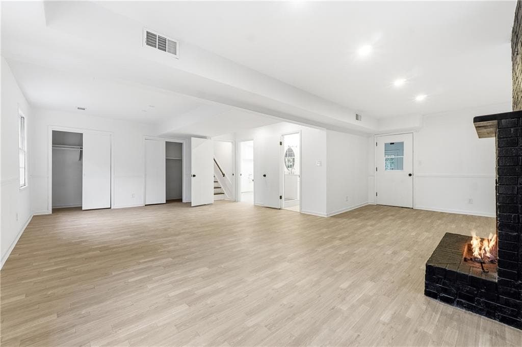 4 bedroom, 3 bathroom, 2,678 sq ft single family residence for sale at 2437 Flair Knoll Drive, Atlanta, GA 30345 — photo 7