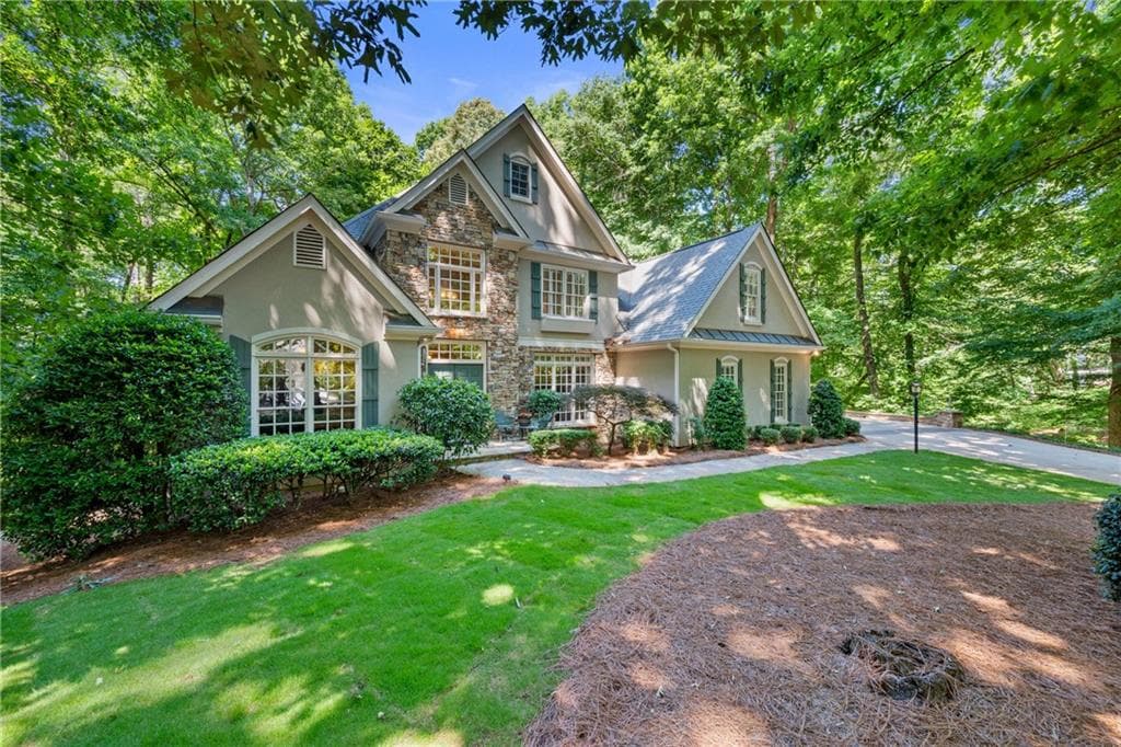 5 bedroom, 4 bathroom, 5,729 sq ft single family residence for sale at 2230 Fleurie Lane, Braselton, GA 30517 — photo 2