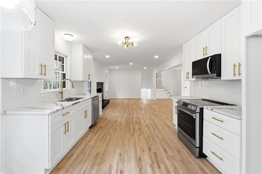 4 bedroom, 2 bathroom, 2,239 sq ft single family residence for sale at 2520 Overlook Way, Atlanta, GA 30345 — photo 10
