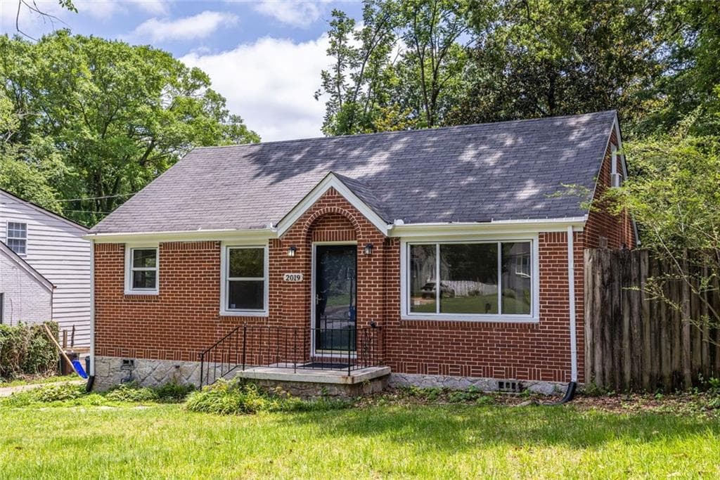 2 bedroom, 1 bathroom, 1,020 sq ft single family residence for sale at 2019 Marco Drive, Decatur, GA 30032 — photo 2