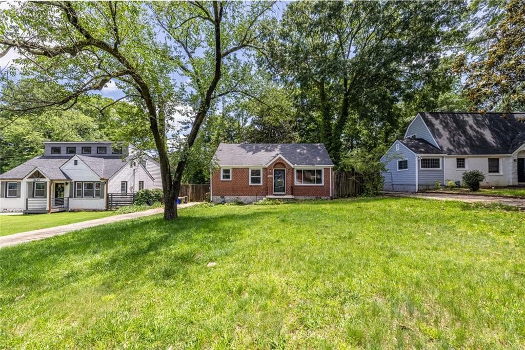 2 bedroom, 1 bathroom, 1,020 sq ft single family residence for sale at 2019 Marco Drive, Decatur, GA 30032 — photo 3
