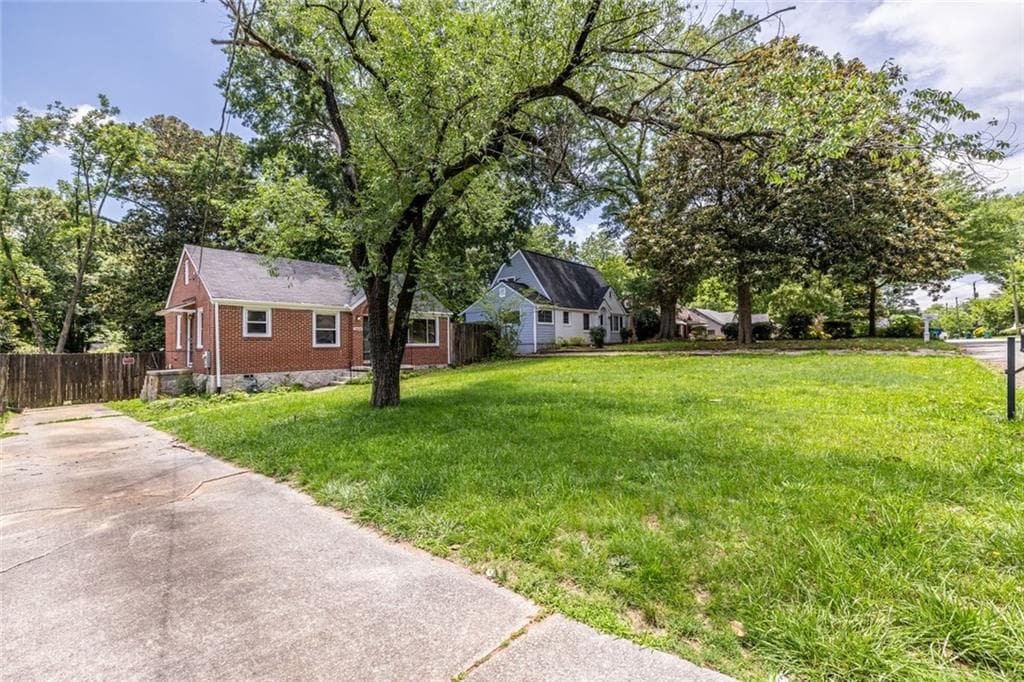 2 bedroom, 1 bathroom, 1,020 sq ft single family residence for sale at 2019 Marco Drive, Decatur, GA 30032 — photo 4
