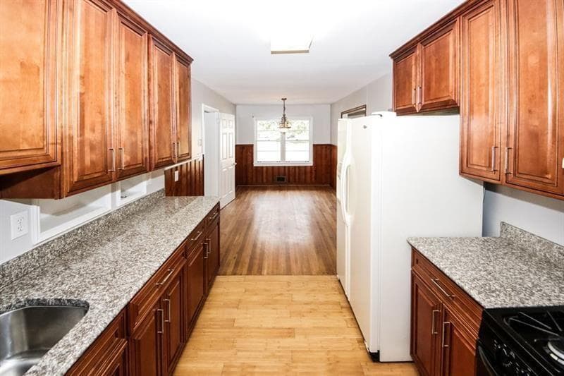 7 bedroom, 5 bathroom, 3,226 sq ft single family residence for rent at 5075 Winters Chapel Road, Atlanta, GA 30360 for $3,950 a month — photo 5