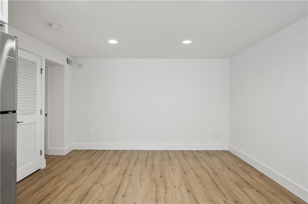 2 bedroom, 2 bathroom, 1,300 sq ft apartment for rent at 880 Saint Charles Avenue 10, Atlanta, GA 30306 for $2,300 a month — photo 6