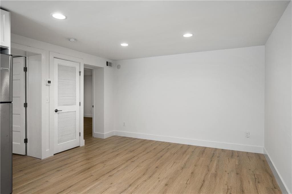 2 bedroom, 2 bathroom, 1,300 sq ft apartment for rent at 880 Saint Charles Avenue 10, Atlanta, GA 30306 for $2,300 a month — photo 8