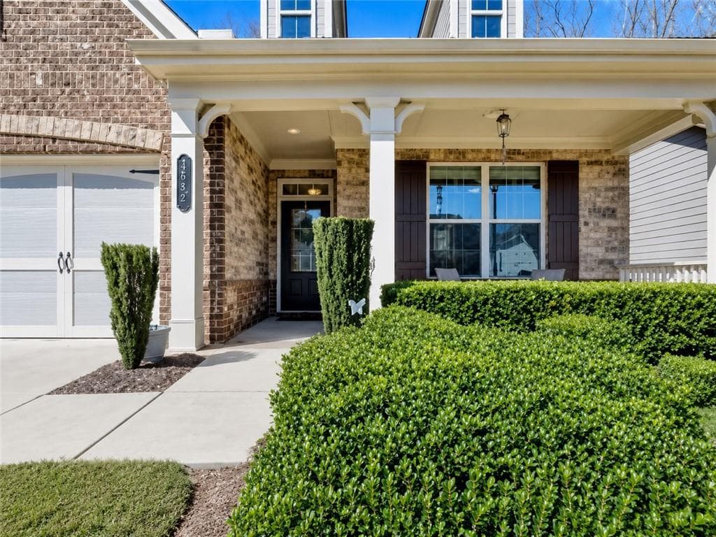 4 bedroom, 3 bathroom, 2,786 sq ft single family residence under contract at 2545 Westlington Circle, Cumming, GA 30040 — photo 2