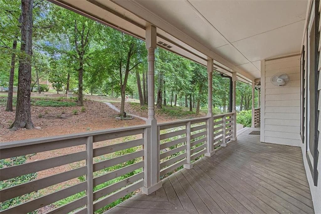 4 bedroom, 4 bathroom, 3,389 sq ft single family residence for sale at 3191 Limrick Lane, Snellville, GA 30039 — photo 10