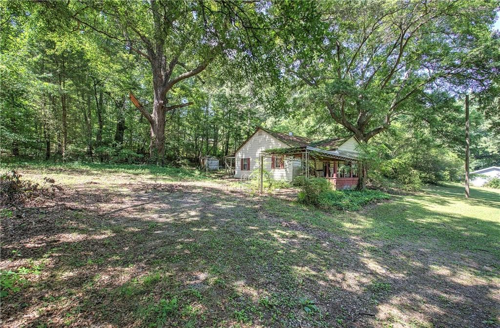 3 bedroom, 1 bathroom, 1,218 sq ft single family residence for sale at 1217 Mission Road, Cartersville, GA 30120 — photo 2