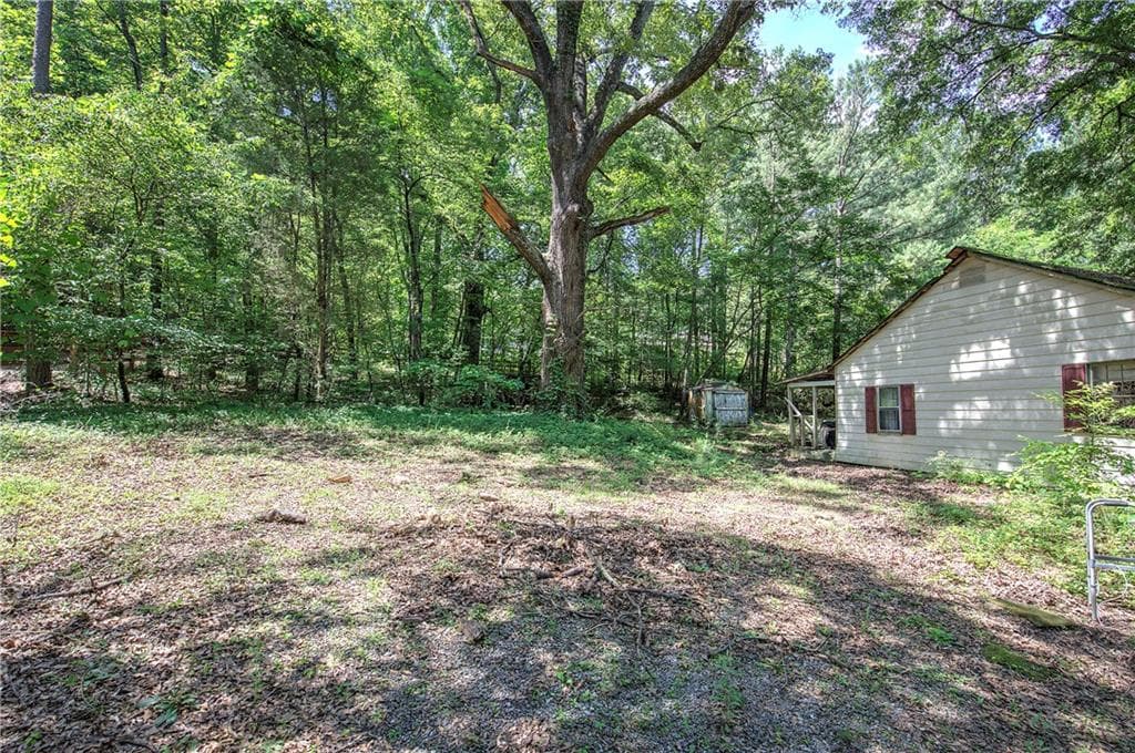 3 bedroom, 1 bathroom, 1,218 sq ft single family residence for sale at 1217 Mission Road, Cartersville, GA 30120 — photo 3