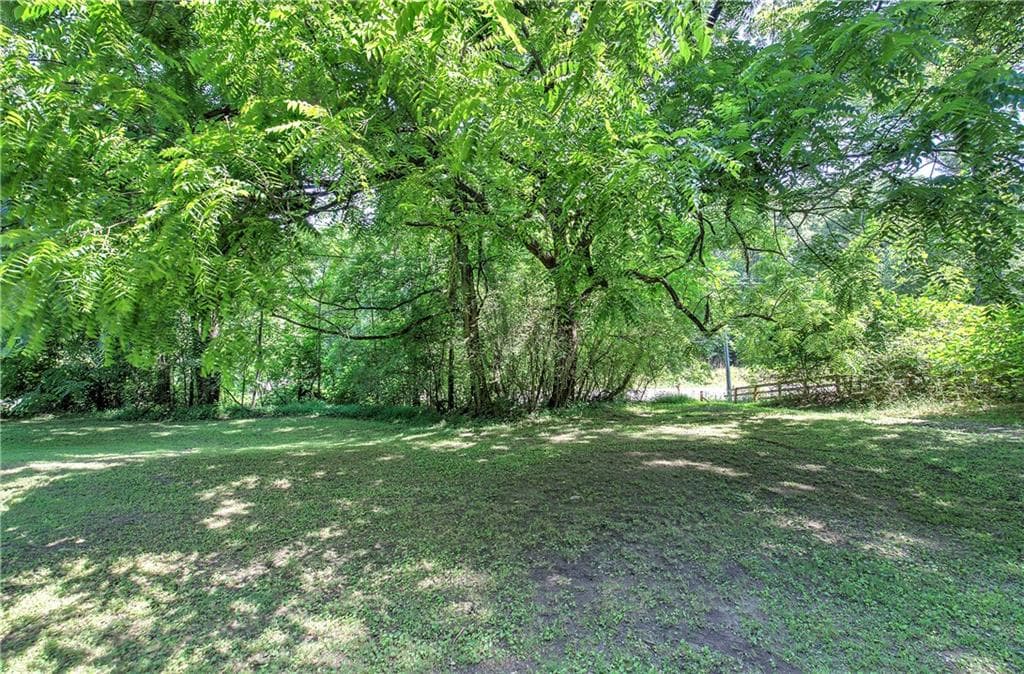 3 bedroom, 1 bathroom, 1,218 sq ft single family residence for sale at 1217 Mission Road, Cartersville, GA 30120 — photo 4