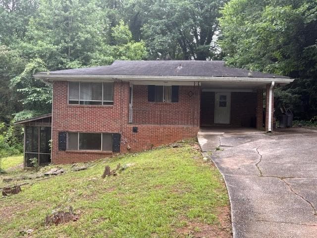 5 bedroom, 3 bathroom, 2,064 sq ft single family residence for rent at 4994 Velva Court, Lilburn, GA 30047 for $2,300 a month — photo 1 of 17