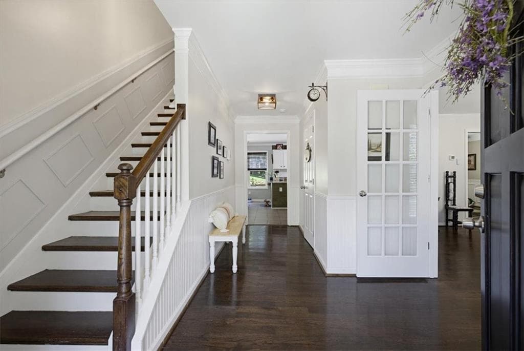 4 bedroom, 4 bathroom, 3,674 sq ft single family residence for sale at 9055 Montclair Hills Drive, Cumming, GA 30028 — photo 7