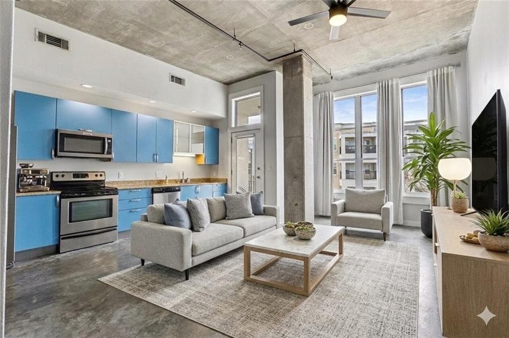 1 bedroom, 1 bathroom, 700 sq ft condominium for sale at 245 N Highland Avenue 408, Atlanta, GA 30307 — photo 2