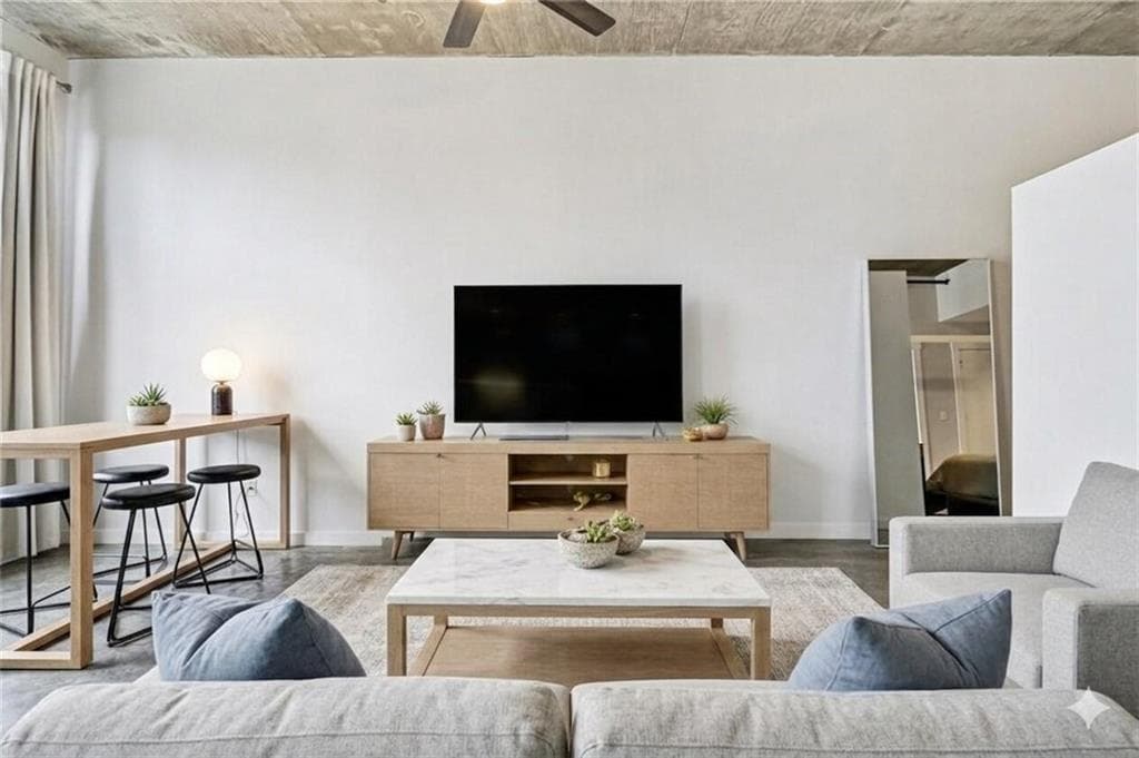 1 bedroom, 1 bathroom, 700 sq ft condominium for sale at 245 N Highland Avenue 408, Atlanta, GA 30307 — photo 4
