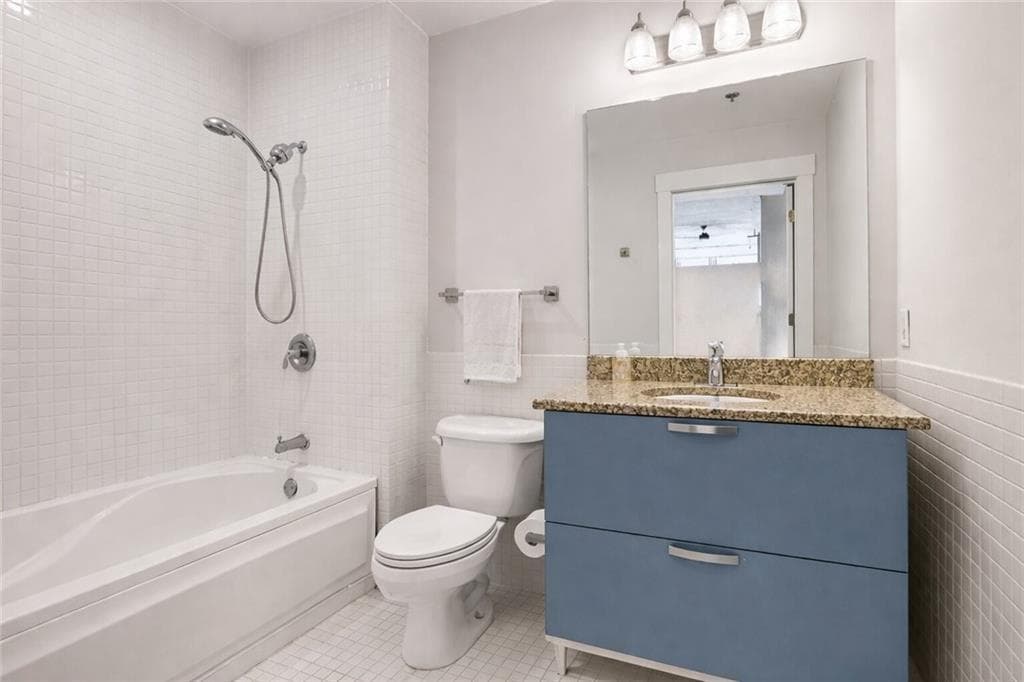 1 bedroom, 1 bathroom, 700 sq ft condominium for sale at 245 N Highland Avenue 408, Atlanta, GA 30307 — photo 9