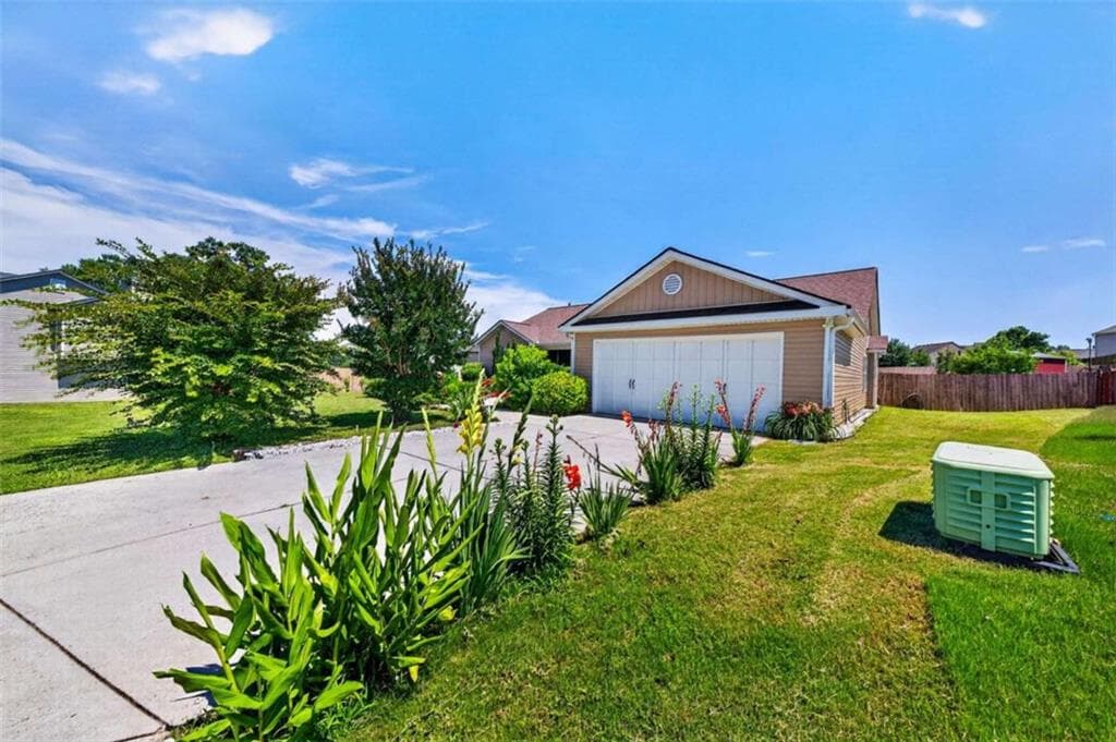 3 bedroom, 3 bathroom, 1,980 sq ft single family residence for sale at 1312 Dianne Way, Winder, GA 30680 — photo 4