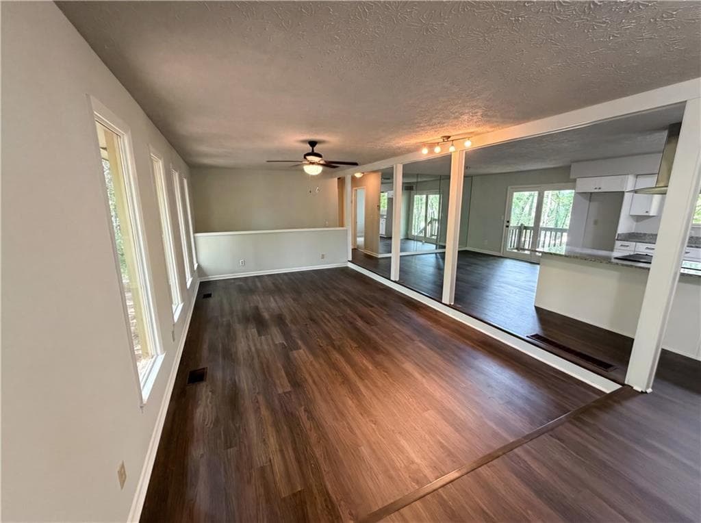 3 bedroom, 2 bathroom, 1,232 sq ft single family residence under contract at 8295 Wilkerson Mill Road, Palmetto, GA 30268 — photo 3