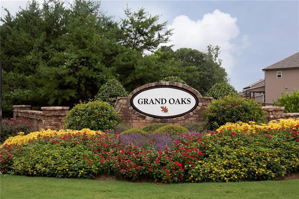 7 bedroom, 5 bathroom, 5,810 sq ft single family residence for sale at 203 Wilde Oak Court, Canton, GA 30115 — photo 4
