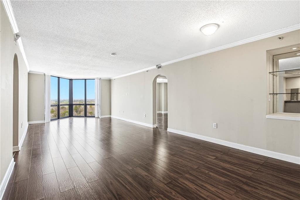 2 bedroom, 2 bathroom, 1,260 sq ft condominium for rent at 2870 Pharr Court South NW 2001, Atlanta, GA 30305 for $2,100 a month — photo 3
