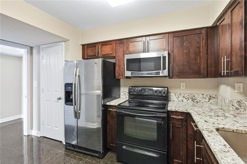 2 bedroom, 2 bathroom, 1,260 sq ft condominium for rent at 2870 Pharr Court South NW 2001, Atlanta, GA 30305 for $2,100 a month — photo 8