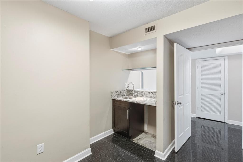 2 bedroom, 2 bathroom, 1,260 sq ft condominium for rent at 2870 Pharr Court South NW 2001, Atlanta, GA 30305 for $2,100 a month — photo 9