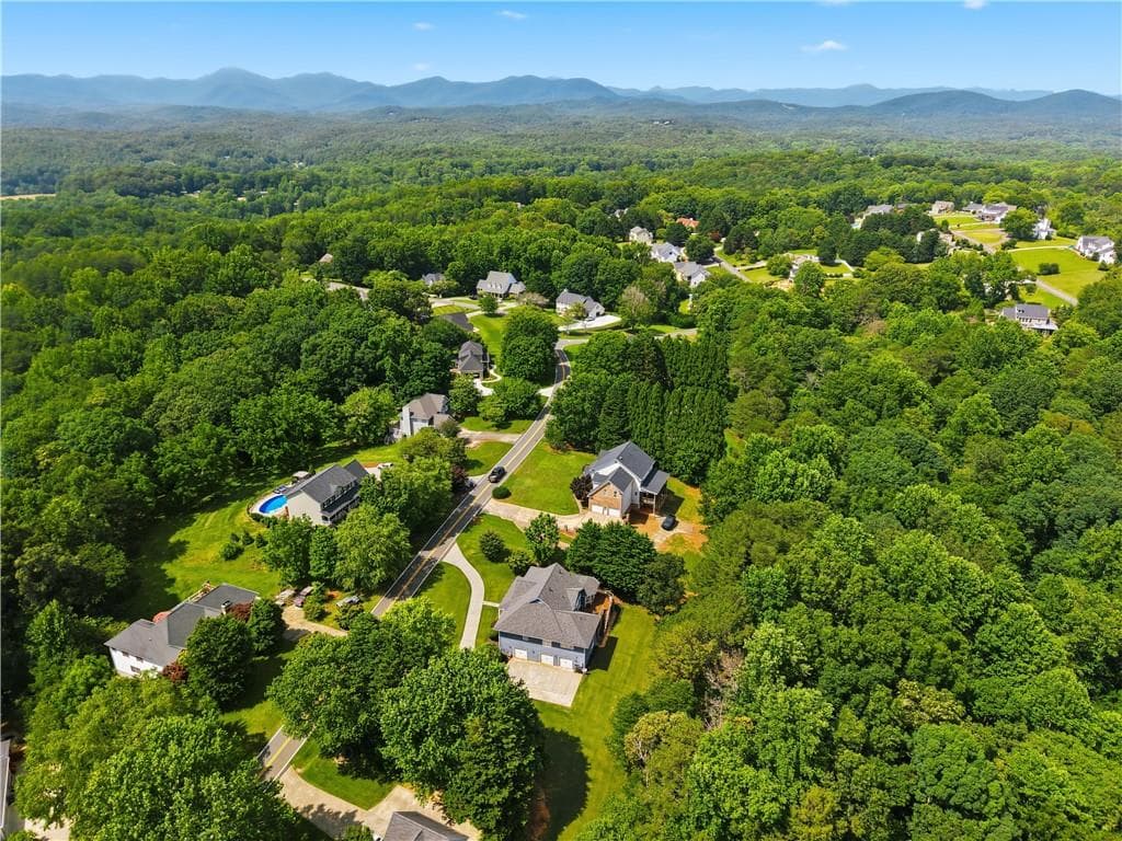 5 bedroom, 5 bathroom, 2,313 sq ft single family residence for sale at 85 Highland Road, Dahlonega, GA 30533 — photo 8