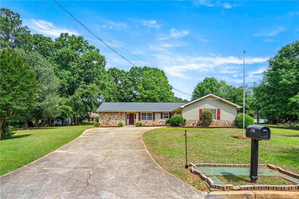 3 bedroom, 2 bathroom, 2,078 sq ft single family residence for sale at 3879 Partridge Place, Conyers, GA 30094 — photo 3