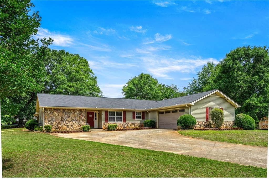 3 bedroom, 2 bathroom, 2,078 sq ft single family residence for sale at 3879 Partridge Place, Conyers, GA 30094 — photo 4
