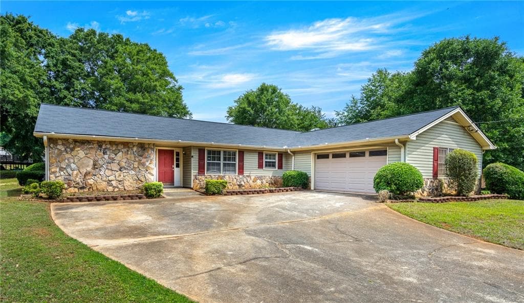 3 bedroom, 2 bathroom, 2,078 sq ft single family residence for sale at 3879 Partridge Place, Conyers, GA 30094 — photo 5