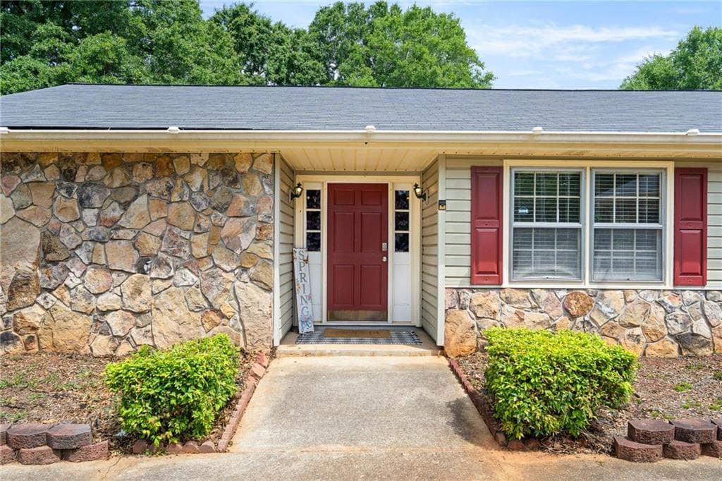 3 bedroom, 2 bathroom, 2,078 sq ft single family residence for sale at 3879 Partridge Place, Conyers, GA 30094 — photo 6