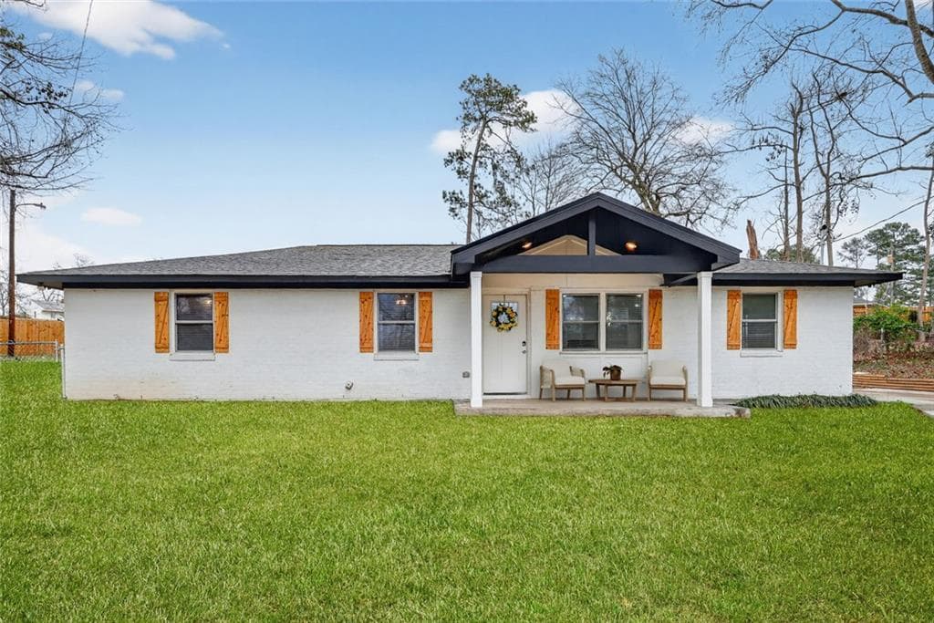 3 bedroom, 2 bathroom, 16,553 sq ft single family residence for sale at 4039 Delray Court, Martinez, GA 30907 — photo 1 of 12