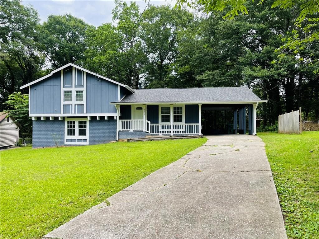 3 bedroom, 3 bathroom, 1,828 sq ft single family residence for sale at 9006 Gatewood Drive, Jonesboro, GA 30238