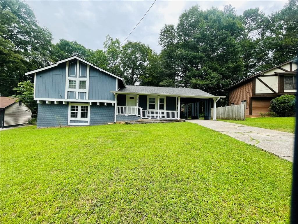 3 bedroom, 3 bathroom, 1,828 sq ft single family residence for sale at 9006 Gatewood Drive, Jonesboro, GA 30238 — photo 5