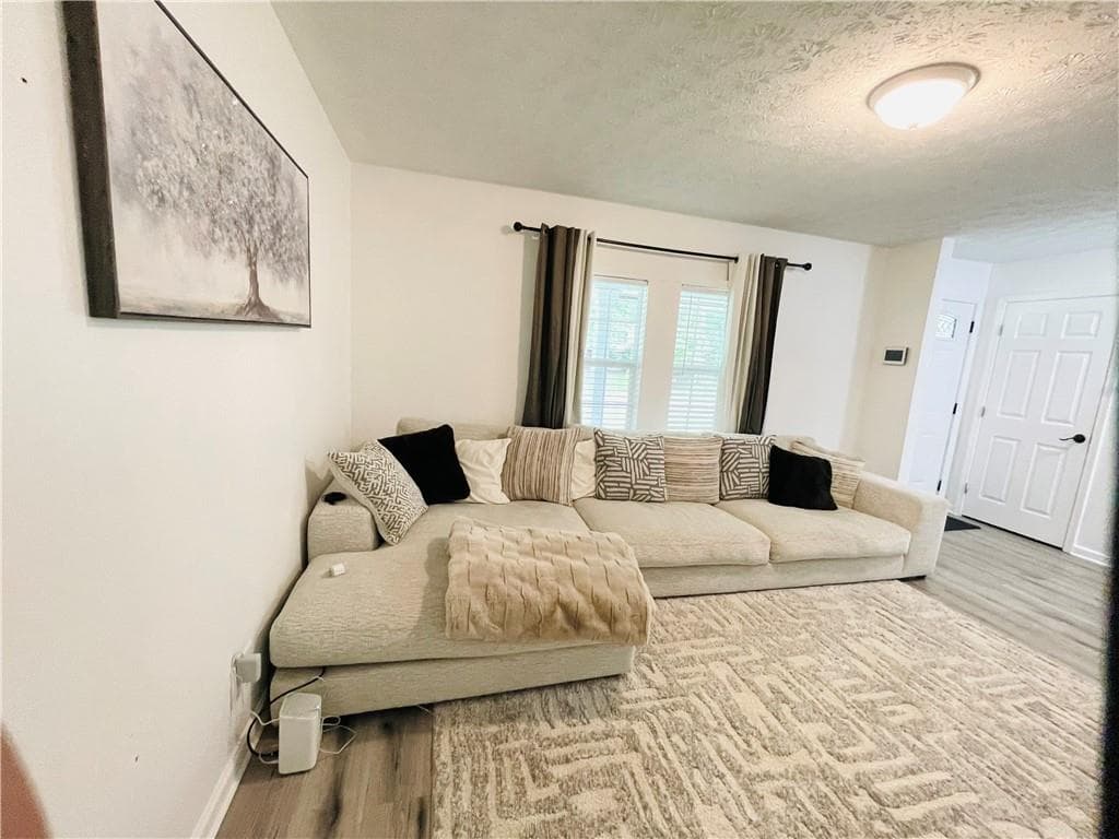 3 bedroom, 3 bathroom, 1,828 sq ft single family residence for sale at 9006 Gatewood Drive, Jonesboro, GA 30238 — photo 10