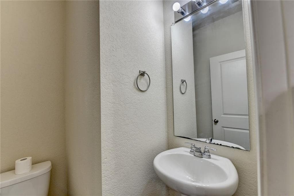4 bedroom, 3 bathroom, 1,989 sq ft single family residence for rent at 811 Independence Avenue, Pendergrass, GA 30567 for $1,850 a month — photo 8