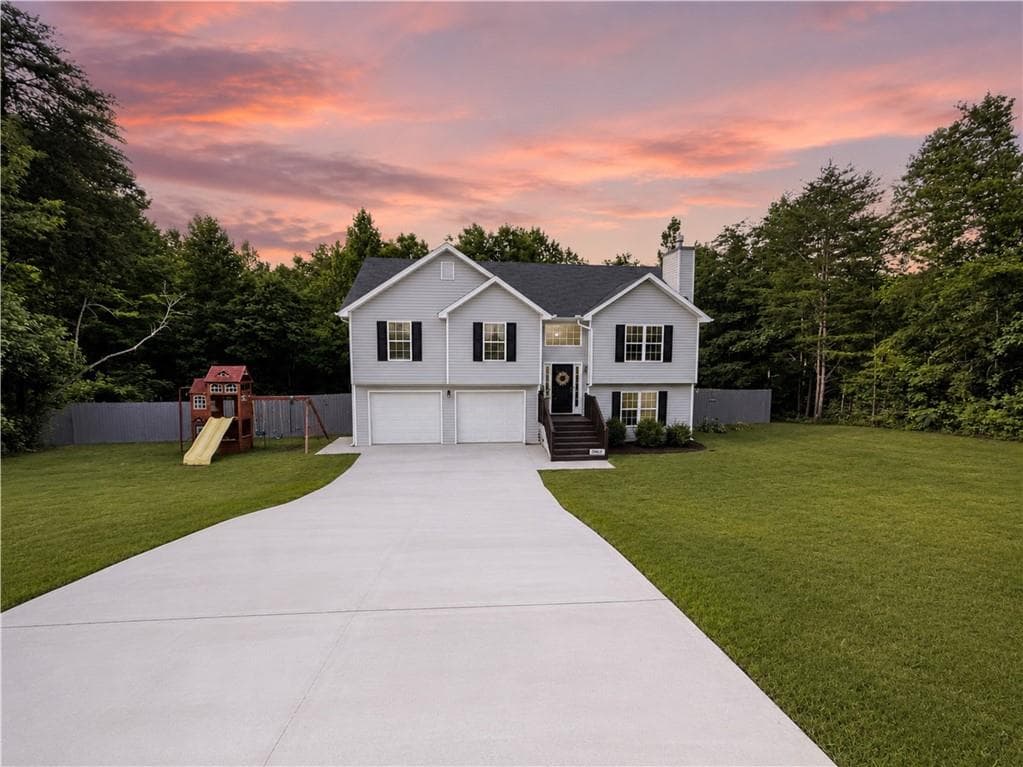 5510 Latham Manor Drive, Gainesville, GA 30506 — most recent listing photo