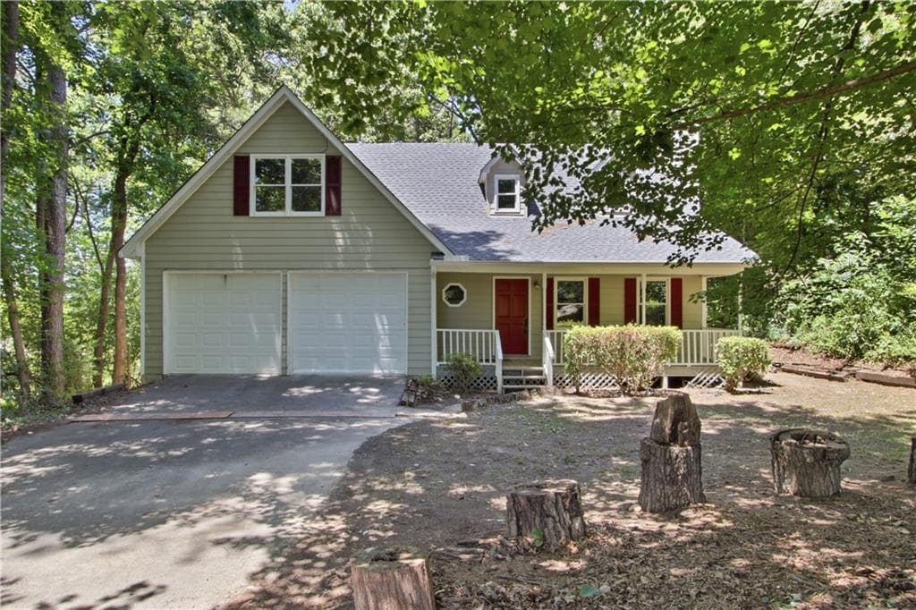 4 bedroom, 3 bathroom, 1,910 sq ft single family residence for sale at 104 West Lane, Calhoun, GA 30701