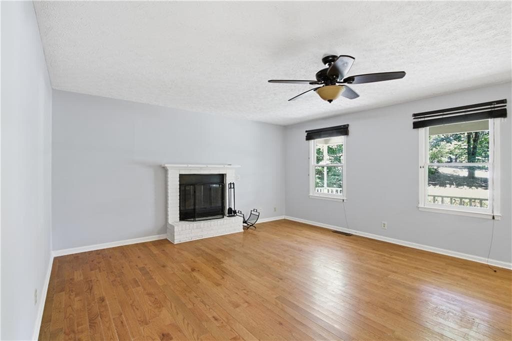 4 bedroom, 3 bathroom, 1,910 sq ft single family residence for sale at 104 West Lane, Calhoun, GA 30701 — photo 3