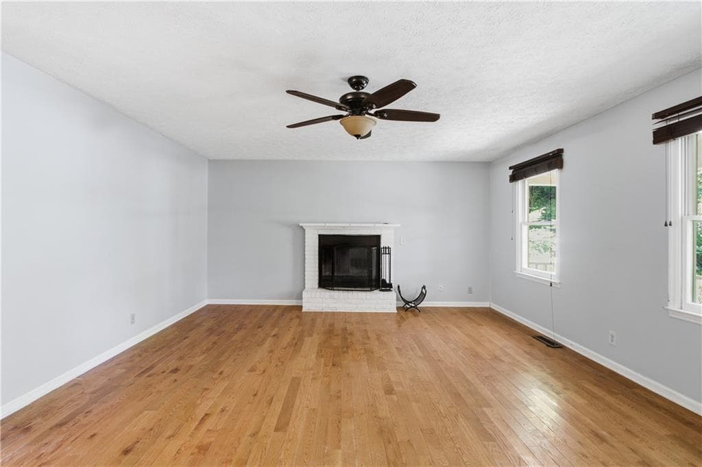 4 bedroom, 3 bathroom, 1,910 sq ft single family residence for sale at 104 West Lane, Calhoun, GA 30701 — photo 4