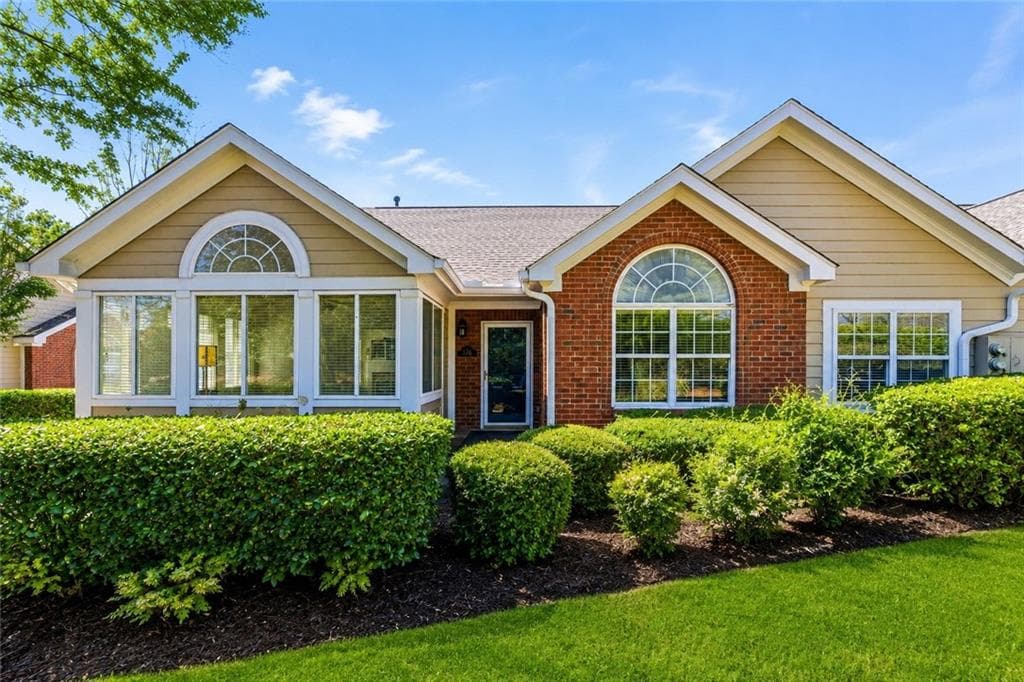 2 bedroom, 2 bathroom, 1,661 sq ft condominium sold at 176 Vintage Club Circle, Marietta, GA 30066