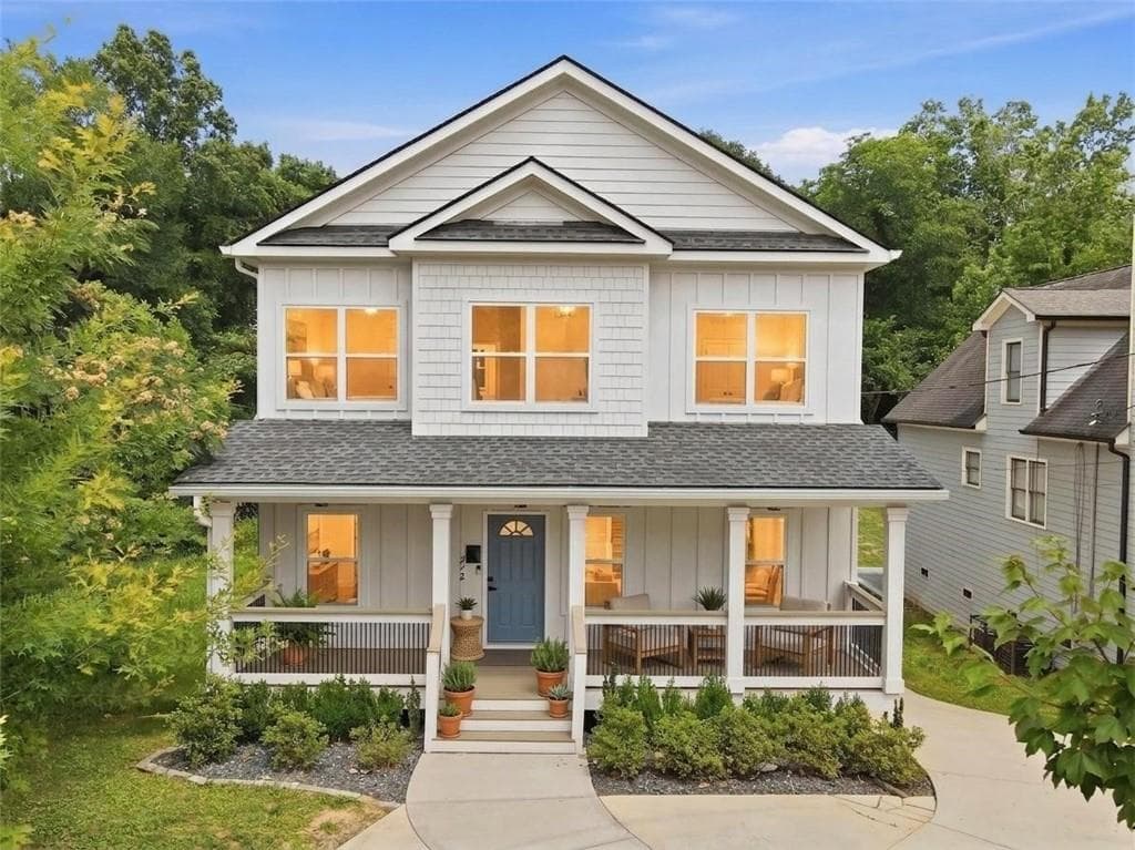 4 bedroom, 4 bathroom, 2,665 sq ft single family residence for sale at 772 Cascade Avenue, Atlanta, GA 30310 — photo 3