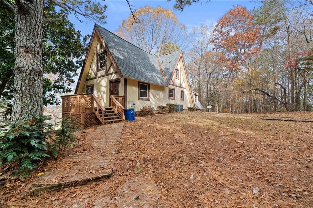 3 bedroom, 2 bathroom single family residence under contract at 5388 Price Road, Gainesville, GA 30506 — photo 2