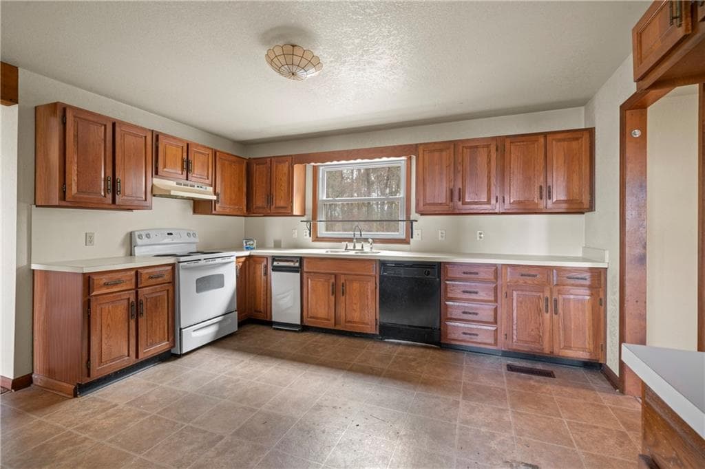 3 bedroom, 2 bathroom single family residence under contract at 5388 Price Road, Gainesville, GA 30506 — photo 10